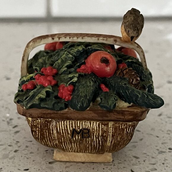 Marjolein Bastin APPLES Pinecones HOLLY Greenery in Basket Trinket Box RARE - Picture 4 of 6